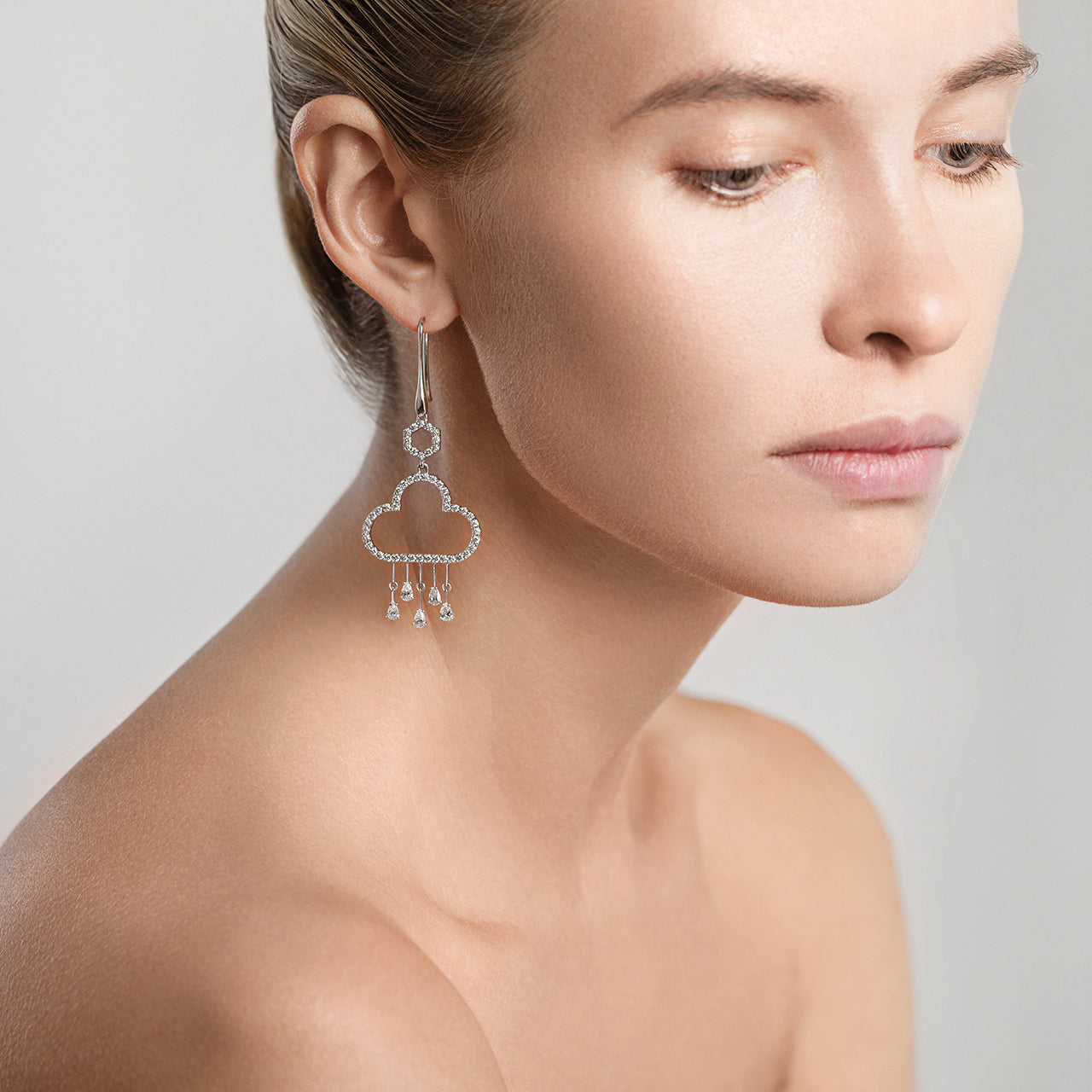 Extraordinary earrings, silver jewelry piece with natural diamonds